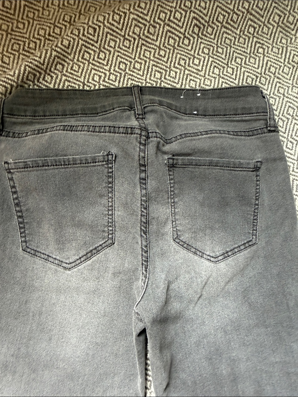 Old Navy Charcoal Super Skinny Jeggings - Picture 5 of 10